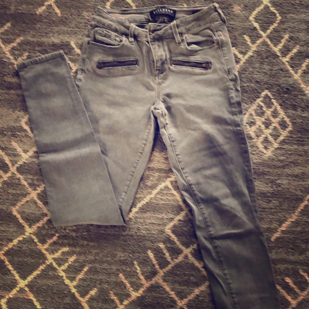 Bullhead jeans w/ front zipper pocket detail gray